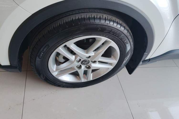 Used Toyota C-HR 2023 2.0L Comfort Edition Exterior 4
