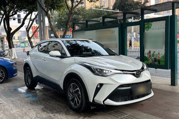 Used Toyota C-HR 2023 2.0L Luxury Edition Front Right 45 Deg