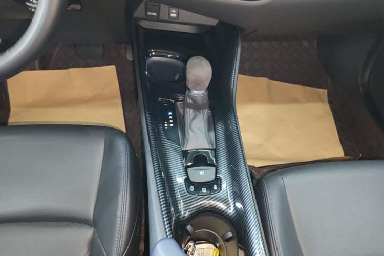 Used Toyota C-HR 2023 2.0L Luxury Edition Gear Lever