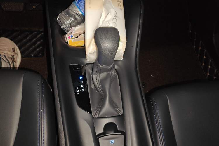 Used Toyota C-HR 2023 2.0L Leading Edition Gear Lever