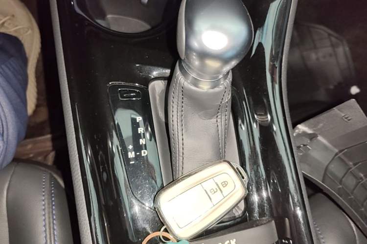 Used Toyota C-HR 2023 2.0L Luxury Edition Gear Lever