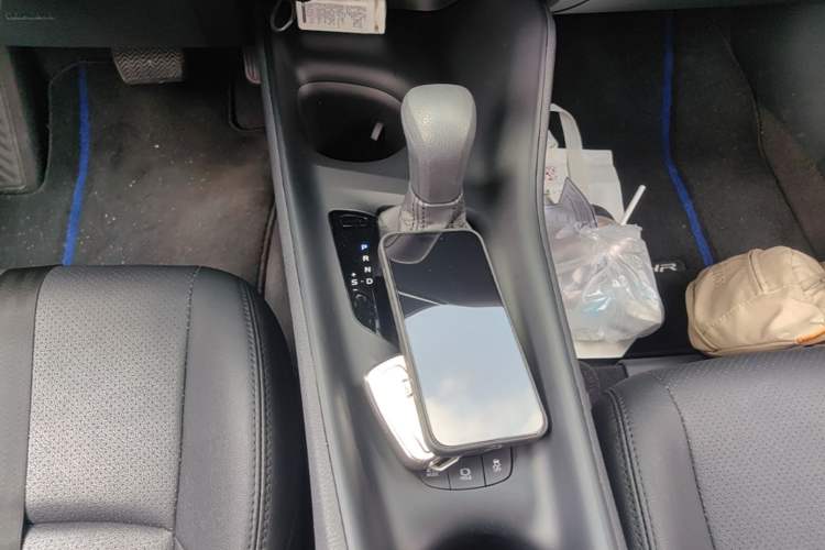 Used Toyota C-HR 2023 2.0L Smart Electric Hybrid Dual-Engine Comfort Version Gear Lever