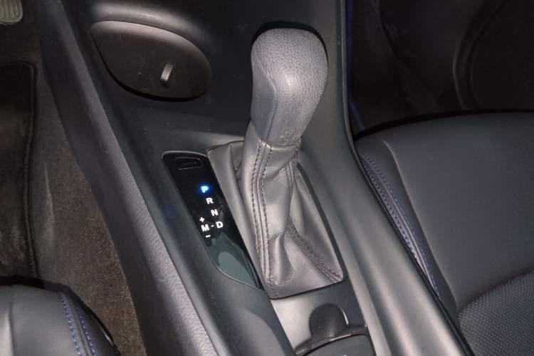Used Toyota C-HR 2023 2.0L Leading Edition Gear Lever