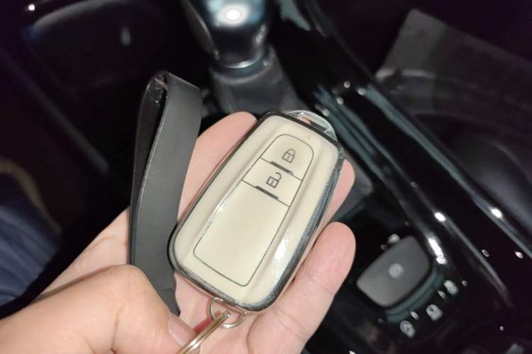 Used Toyota C-HR 2023 2.0L Luxury Edition Interior 1