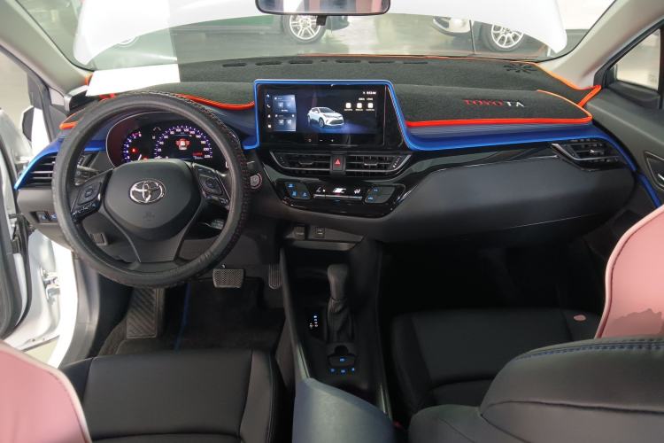 Used Toyota C-HR 2023 2.0L Leading Edition Interior 2