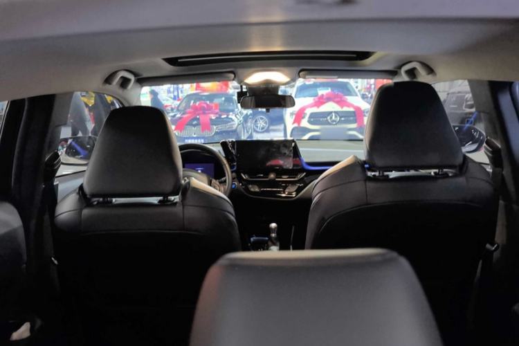 Used Toyota C-HR 2023 2.0L Luxury Edition Interior 3