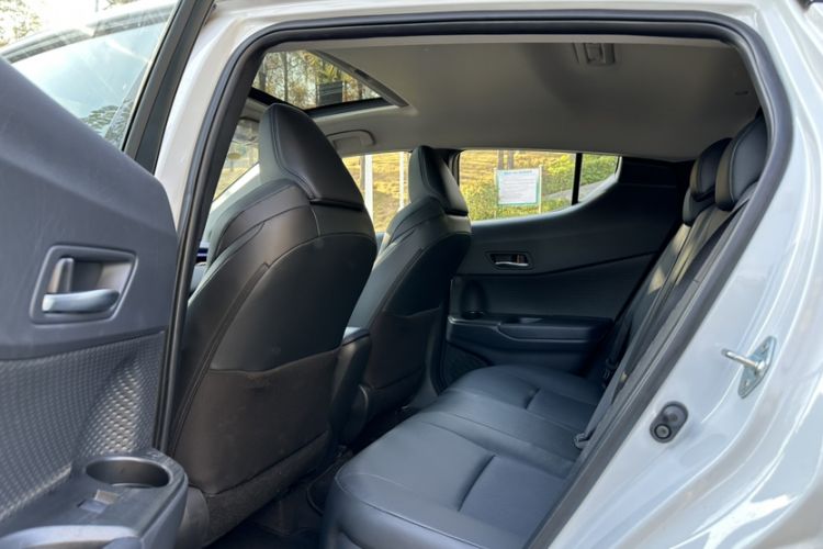 Used Toyota C-HR 2023 2.0L Luxury Edition Interior 5