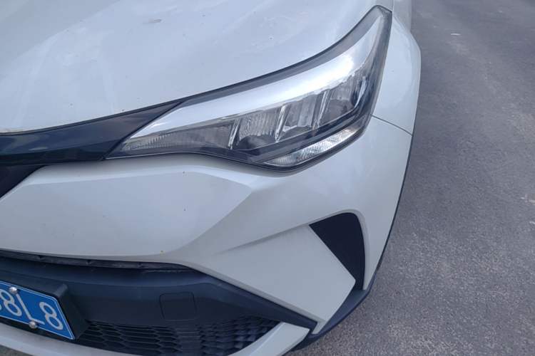 Used Toyota C-HR 2023 2.0L Smart Electric Hybrid Dual-Engine Comfort Version Left Front Headlight