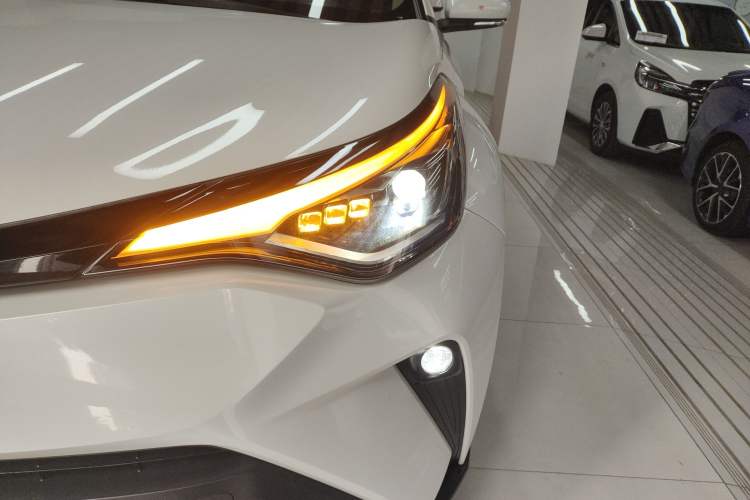 Used Toyota C-HR 2023 2.0L Luxury Edition Left Front Headlight