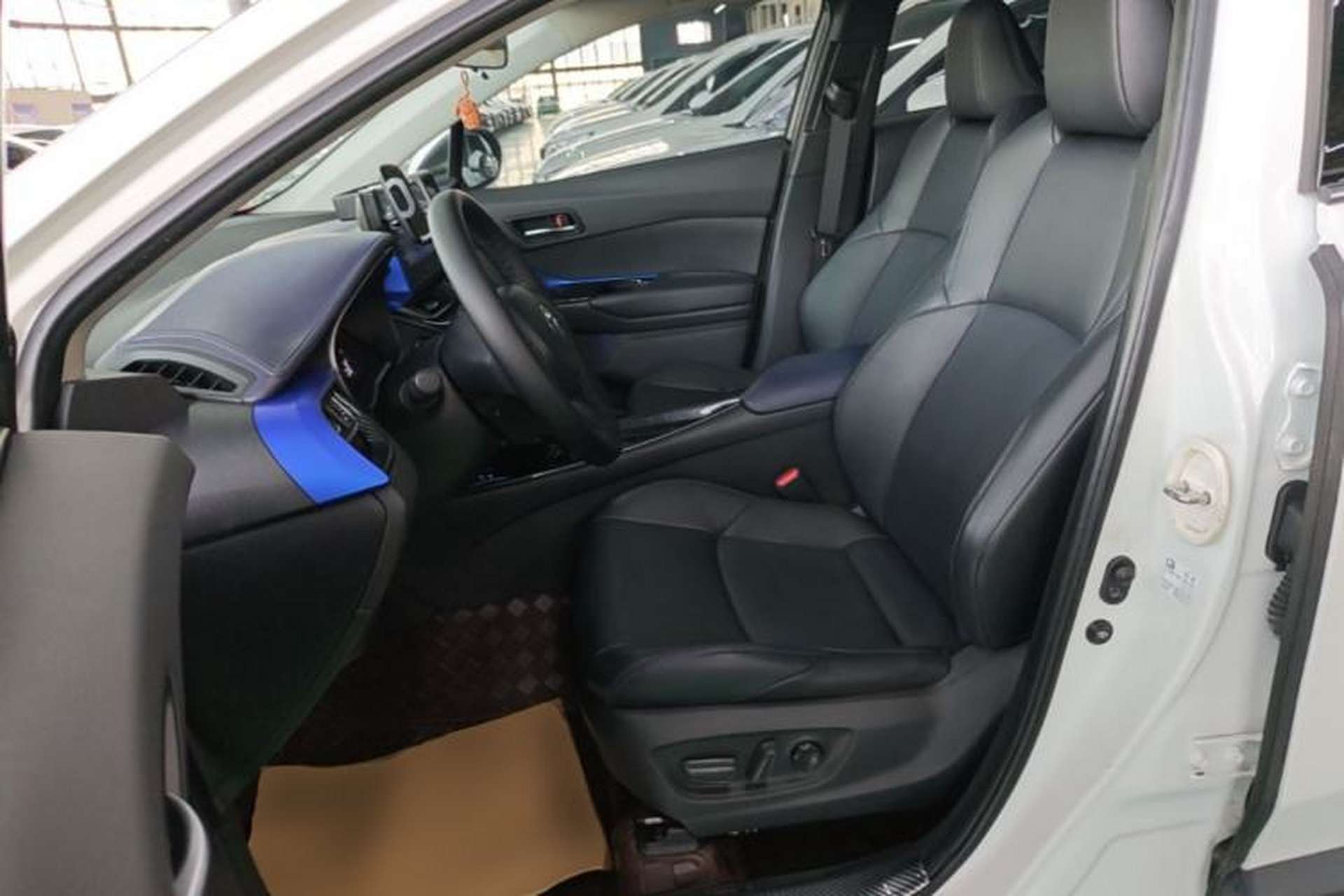 Used Toyota C-HR 2023 2.0L Luxury Edition Left Front Seat