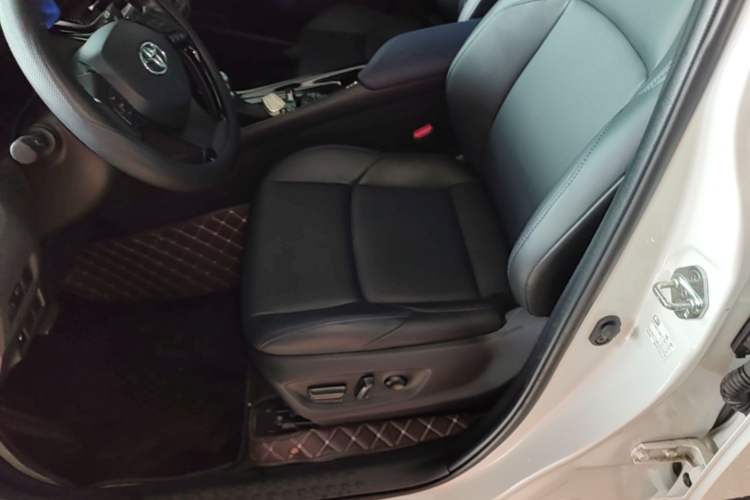 Used Toyota C-HR 2023 2.0L Luxury Edition Left Front Seat