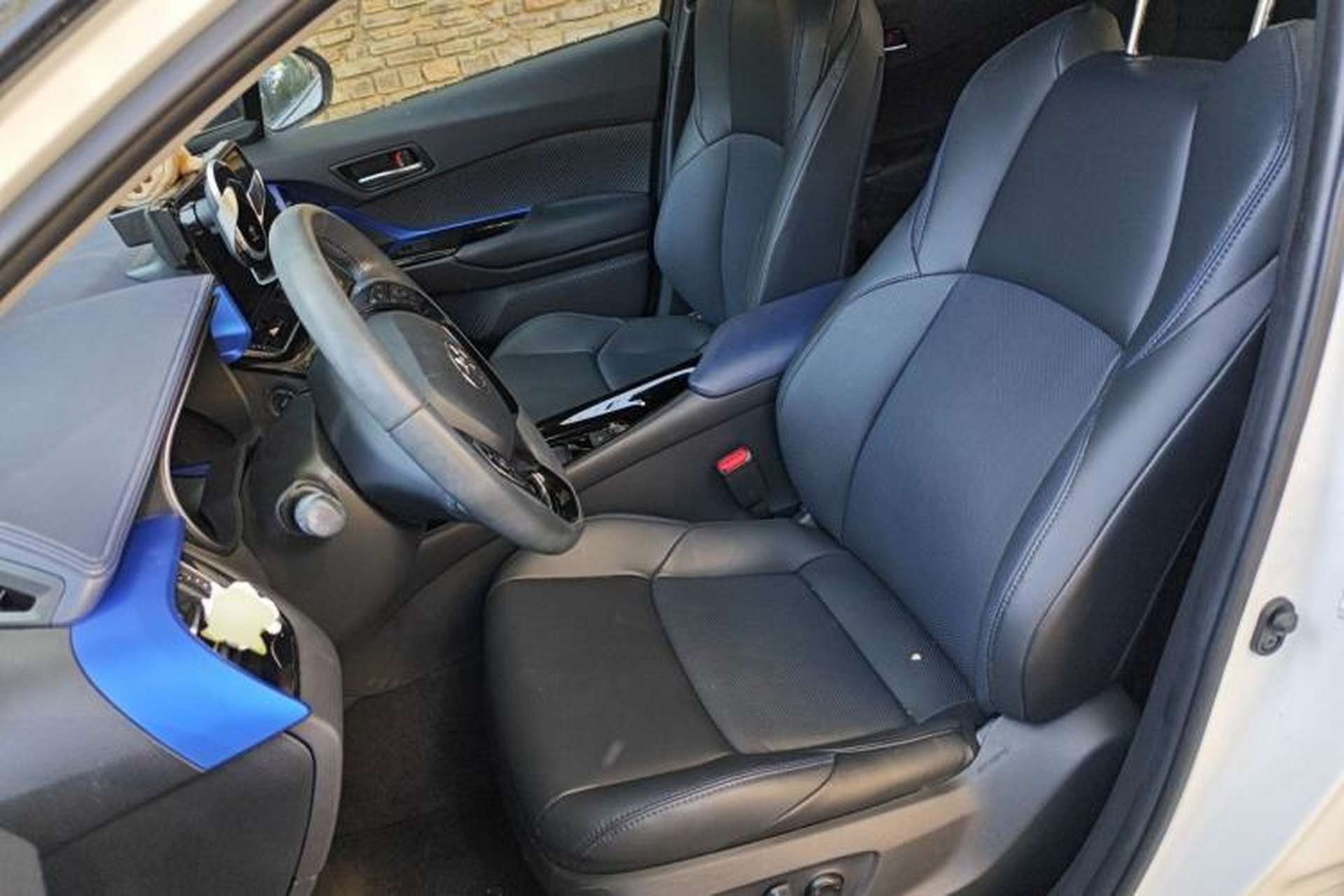 Used Toyota C-HR 2023 2.0L Luxury Edition Left Front Seat