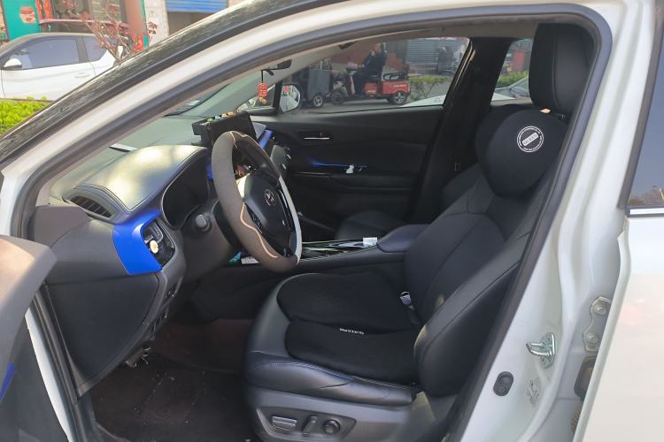 Used Toyota C-HR 2023 2.0L Luxury Edition Left Front Seat