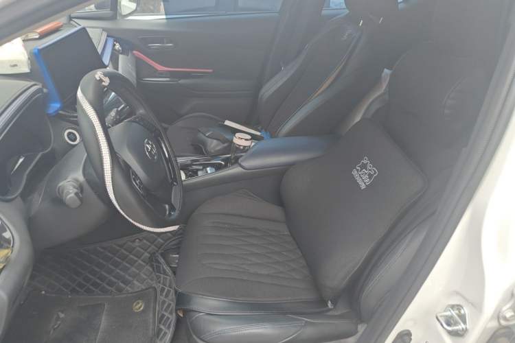 Used Toyota C-HR 2023 2.0L Luxury Edition Left Front Seat