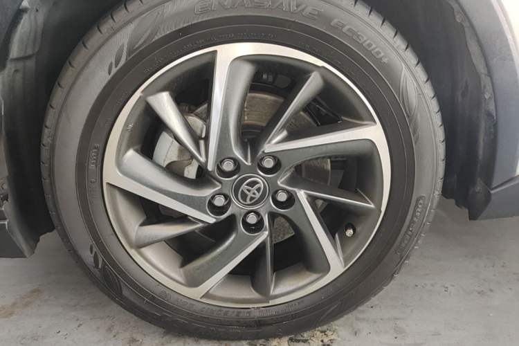 Used Toyota C-HR 2023 2.0L Luxury Edition Left Front Wheel Hub