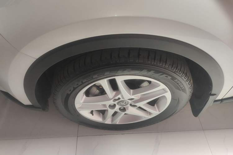 Used Toyota C-HR 2023 2.0L Comfort Edition Left Front Wheel Hub