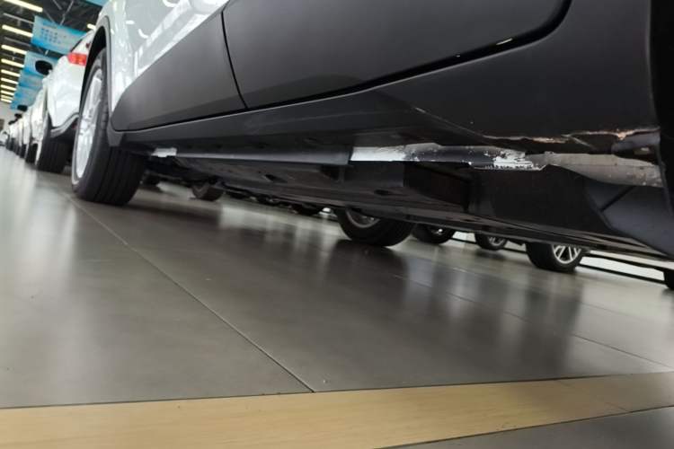 Used Toyota C-HR 2023 2.0L Comfort Edition Left Side Sill