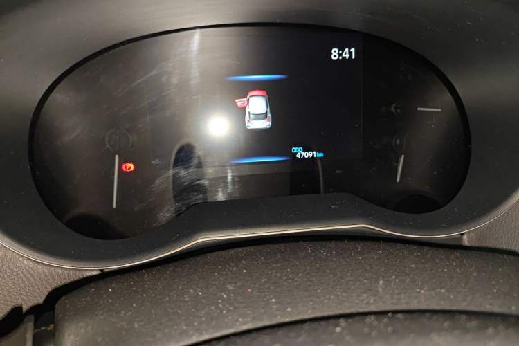 Used Toyota C-HR 2023 2.0L Luxury Edition Odometer Close Up