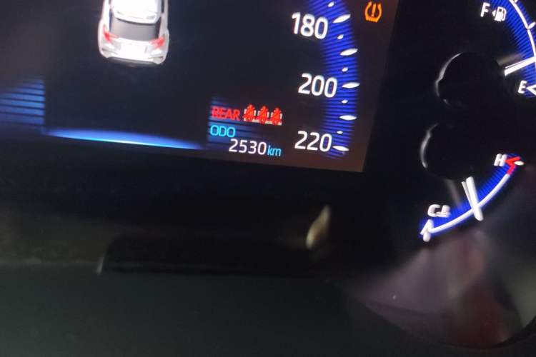 Used Toyota C-HR 2023 2.0L Leading Edition Odometer Close Up