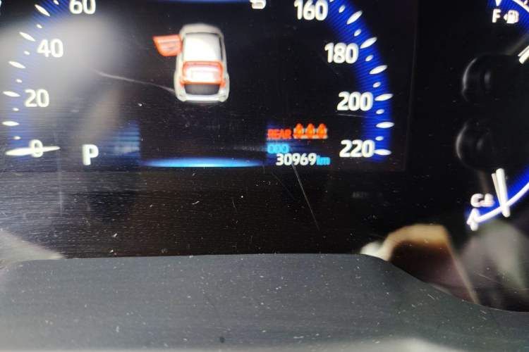 Used Toyota C-HR 2023 2.0L Comfort Edition Odometer Close Up