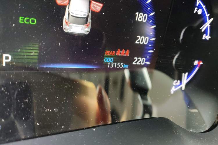 Used Toyota C-HR 2023 2.0L Comfort Edition Odometer Close Up