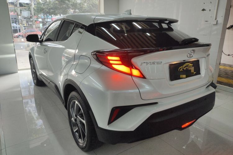 Used Toyota C-HR 2023 2.0L Luxury Edition Rear Left 45 Deg