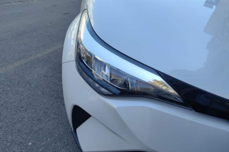 Used Toyota C-HR 2023 2.0L Comfort Edition Right Front Headlight