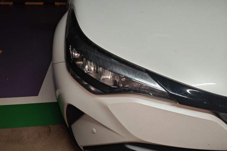 Used Toyota C-HR 2023 2.0L Leading Edition Right Front Headlight