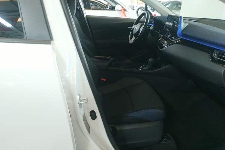 Used Toyota C-HR 2023 2.0L Comfort Edition Right Front Seat