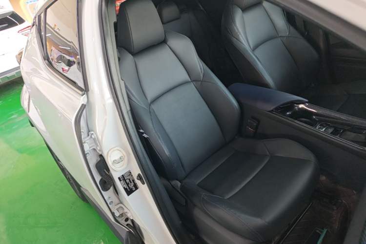Used Toyota C-HR 2023 2.0L Luxury Edition Right Front Seat