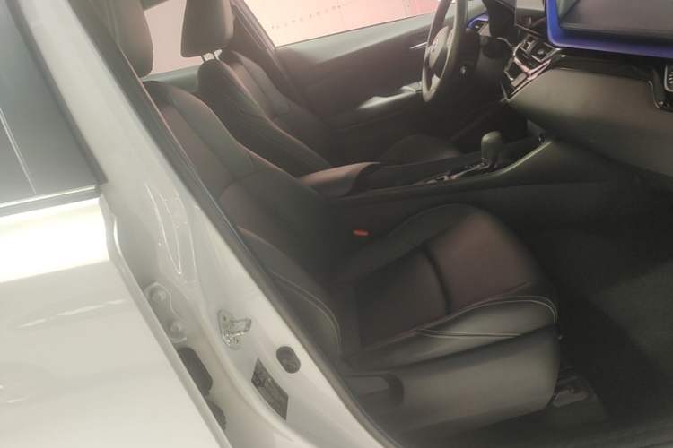 Used Toyota C-HR 2023 2.0L Comfort Edition Right Front Seat