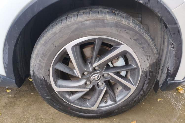 Used Toyota C-HR 2023 2.0L Leading Edition Right Front Wheel Hub
