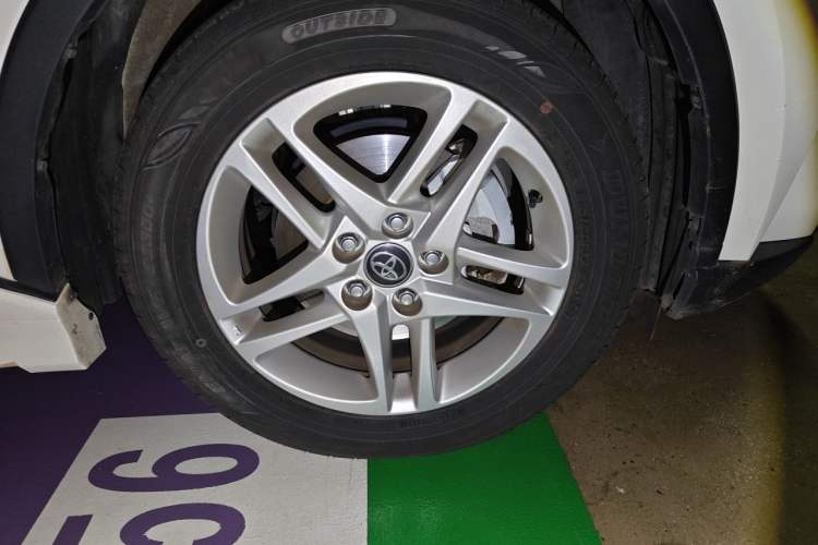 Used Toyota C-HR 2023 2.0L Leading Edition Right Front Wheel Hub