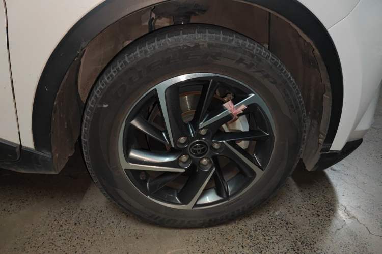 Used Toyota C-HR 2023 2.0L Luxury Edition Right Front Wheel Hub