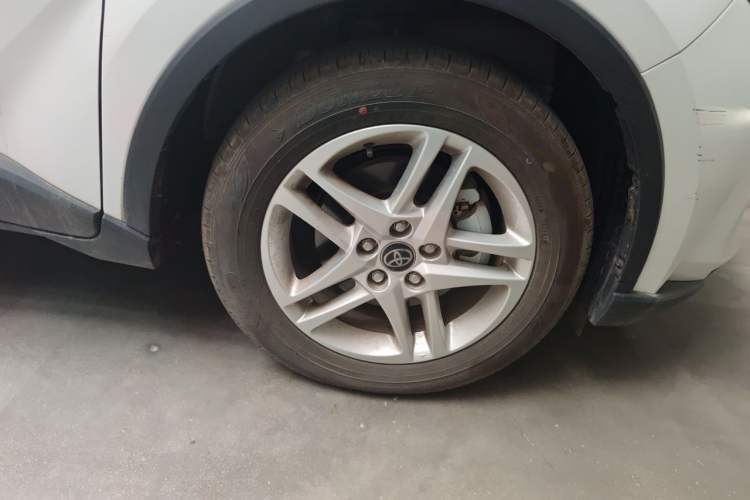 Used Toyota C-HR 2023 2.0L Leading Edition Right Front Wheel Hub