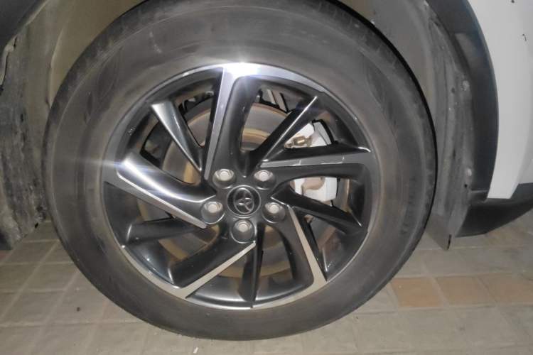 Used Toyota C-HR 2023 2.0L Luxury Edition Right Front Wheel Hub