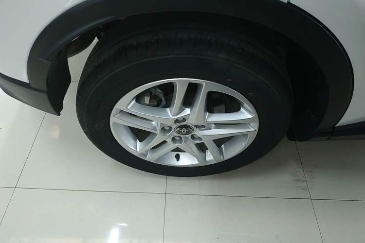 Used Toyota C-HR 2023 2.0L Comfort Edition Right Rear Wheel Hub