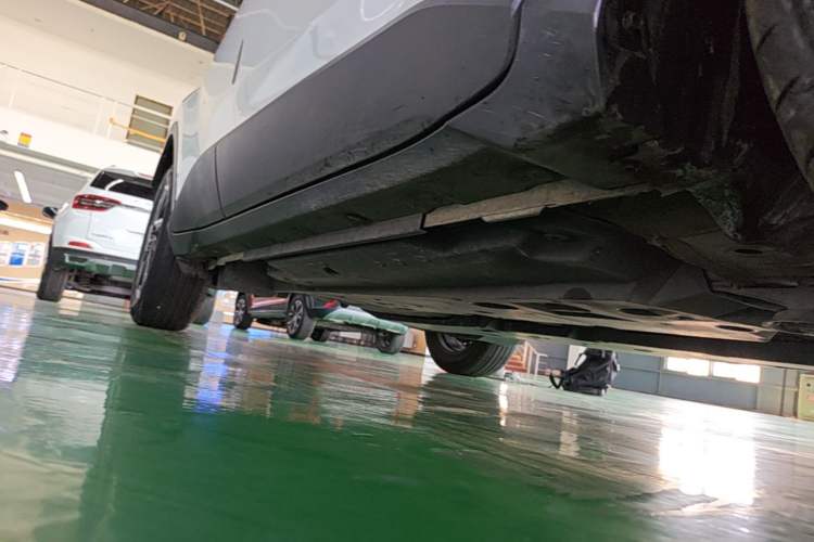 Used Toyota C-HR 2023 2.0L Luxury Edition Right Side Sill