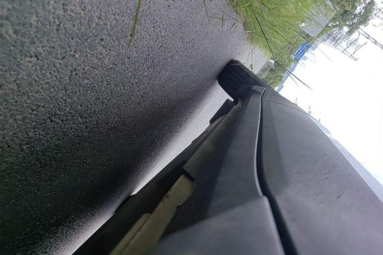 Used Toyota C-HR 2023 2.0L Smart Electric Hybrid Dual-Engine Comfort Version Right Side Sill