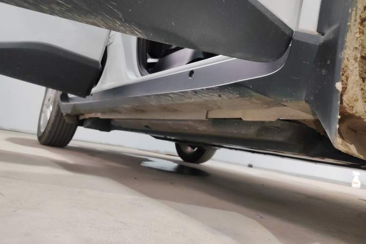 Used Toyota C-HR 2023 2.0L Comfort Edition Right Side Sill