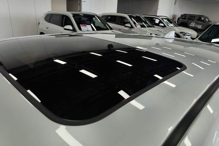 Used Toyota C-HR 2023 2.0L Comfort Edition Roof
