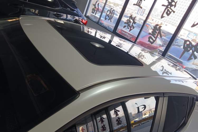 Used Toyota C-HR 2023 2.0L Leading Edition Roof