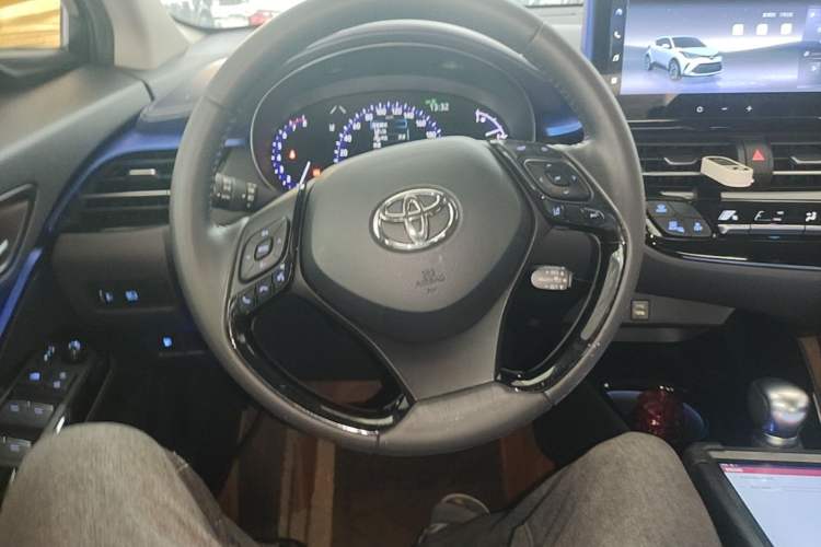 Used Toyota C-HR 2023 2.0L Luxury Edition Steering Wheel