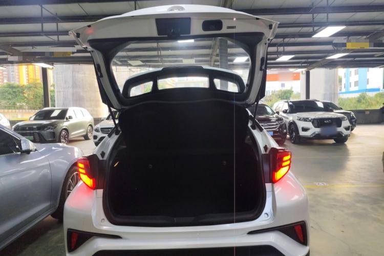 Used Toyota C-HR 2023 2.0L Luxury Edition Trunk