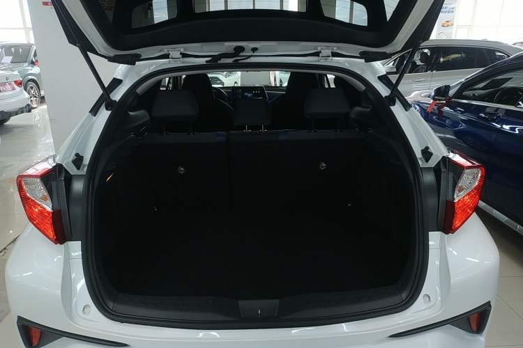 Used Toyota C-HR 2023 2.0L Comfort Edition Trunk