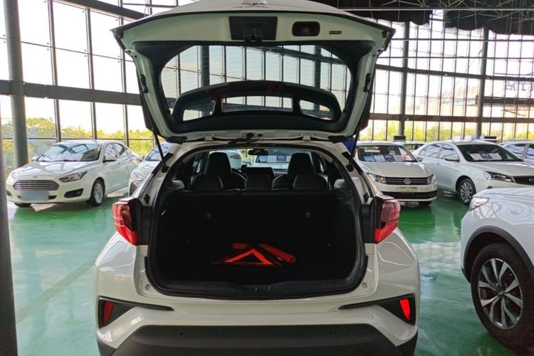 Used Toyota C-HR 2023 2.0L Luxury Edition Trunk