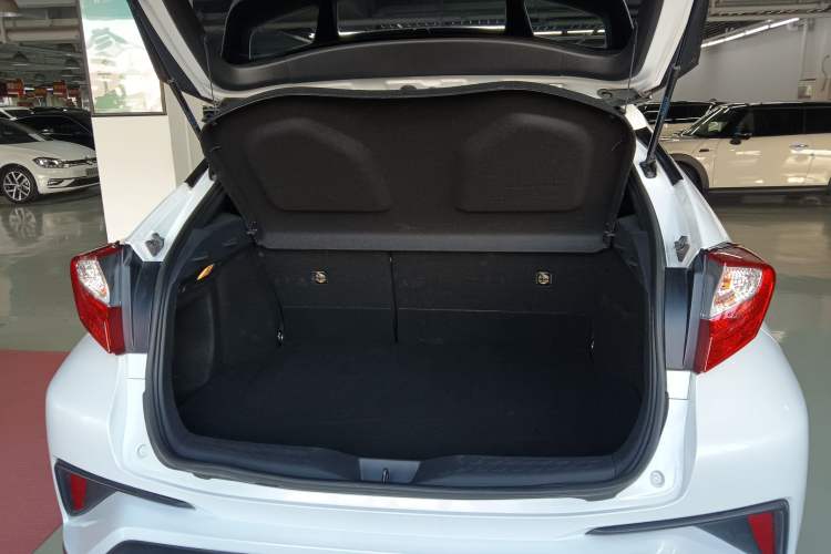Used Toyota C-HR 2023 2.0L Leading Edition Trunk
