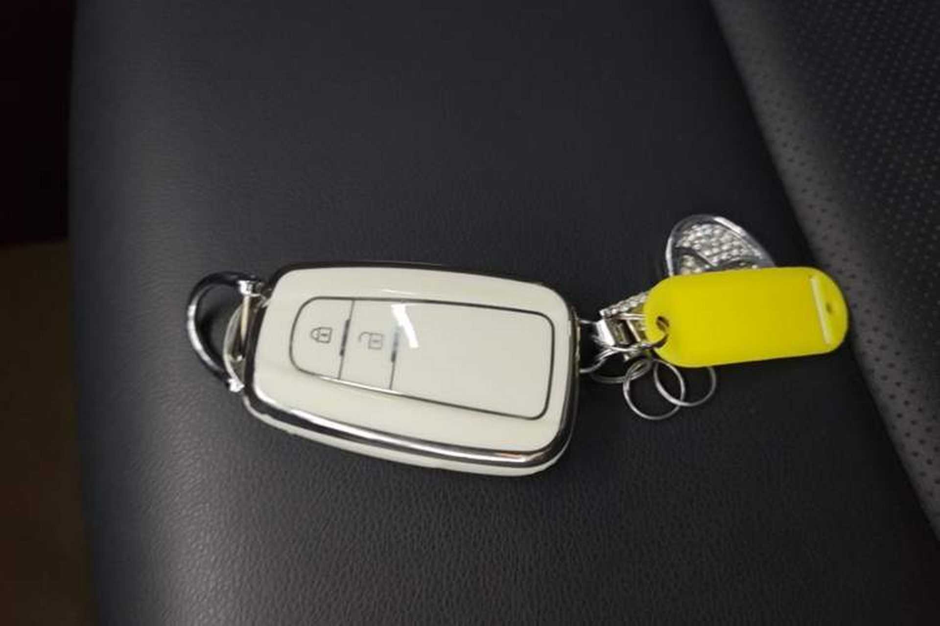 Used Toyota C-HR 2023 2.0L Luxury Edition Vehicle Key