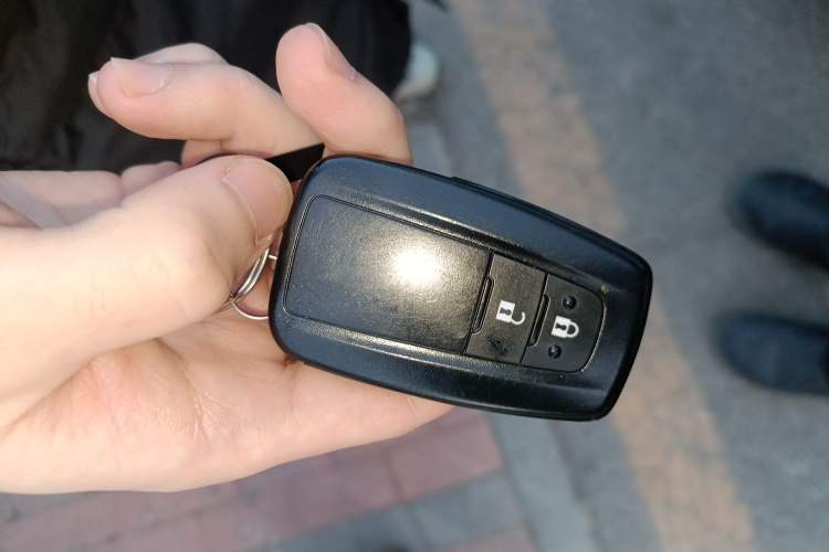 Used Toyota C-HR 2023 2.0L Luxury Edition Vehicle Key