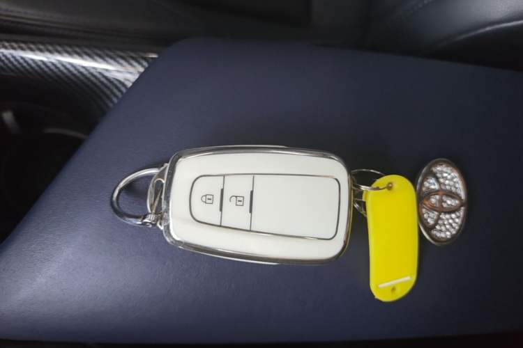 Used Toyota C-HR 2023 2.0L Luxury Edition Vehicle Key